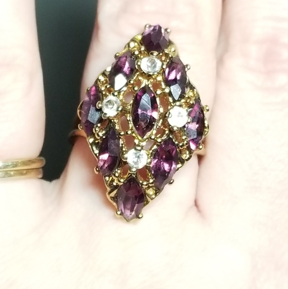 Relisted -Vintage purple gems ring 18k HGE cluster gold tone cocktail statement - Picture 3 of 15
